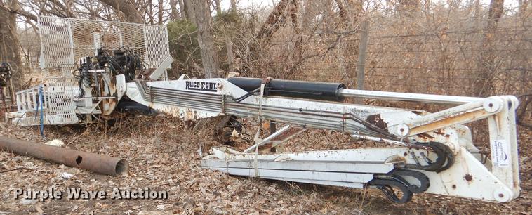 image for item DE0070 1997 IMT 10642 crane