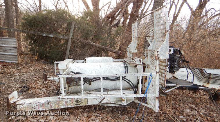 image for item DE0070 1997 IMT 10642 crane