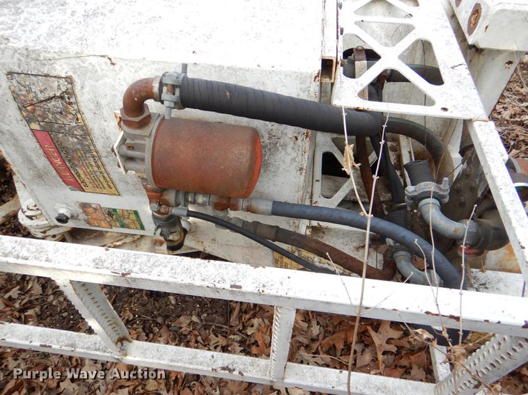 image for item DE0070 1997 IMT 10642 crane