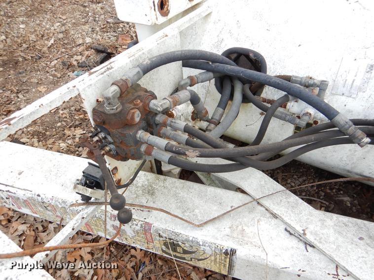 image for item DE0070 1997 IMT 10642 crane