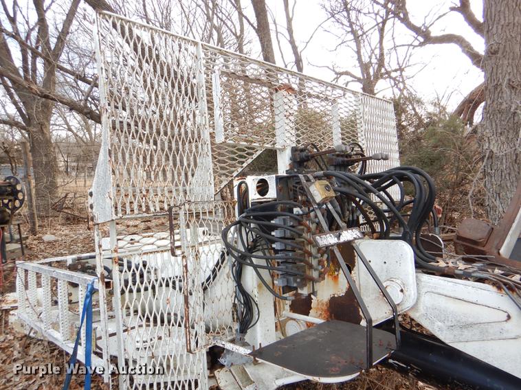 image for item DE0070 1997 IMT 10642 crane