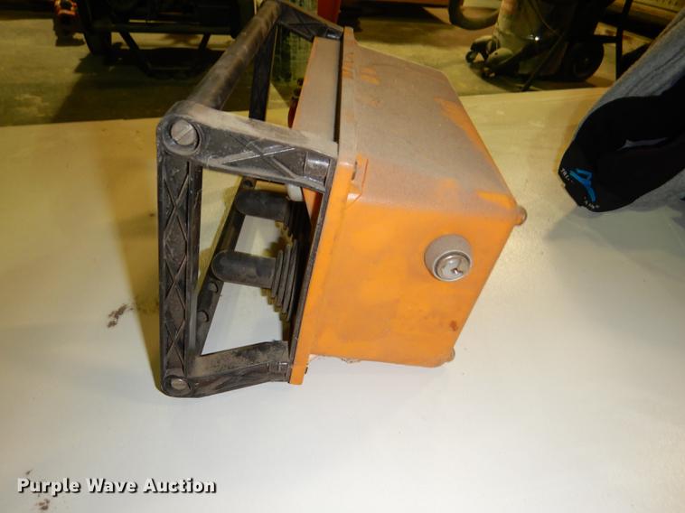 image for item DE0070 1997 IMT 10642 crane