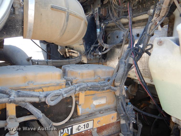 image for item DE0160 2003 Kenworth T800 tank truck