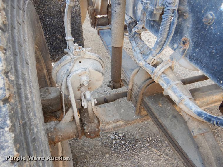 image for item DE0160 2003 Kenworth T800 tank truck