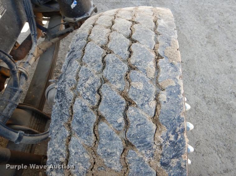 image for item DE0160 2003 Kenworth T800 tank truck