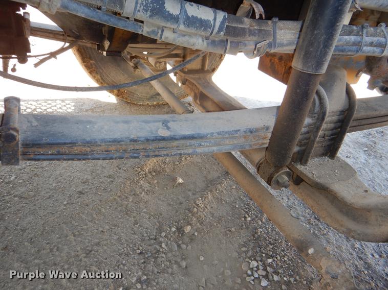 image for item DE0160 2003 Kenworth T800 tank truck