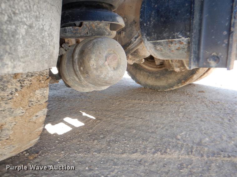 image for item DE0160 2003 Kenworth T800 tank truck