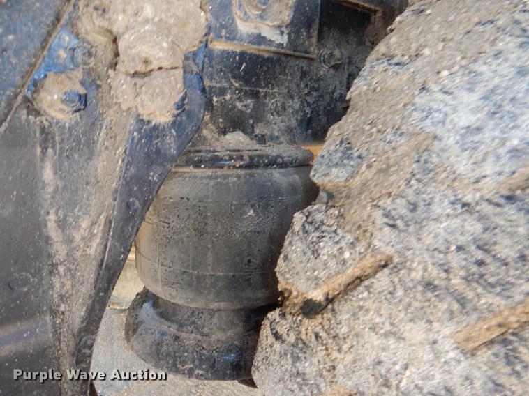 image for item DE0160 2003 Kenworth T800 tank truck