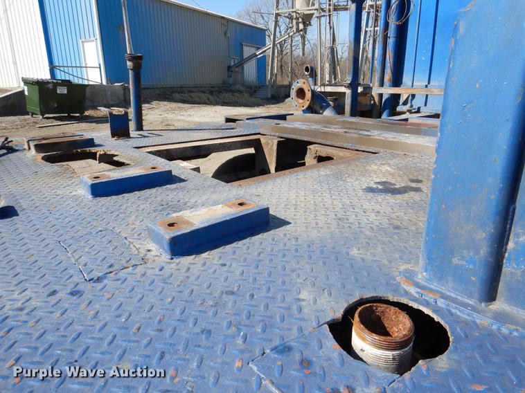 image for item DE0160 2003 Kenworth T800 tank truck