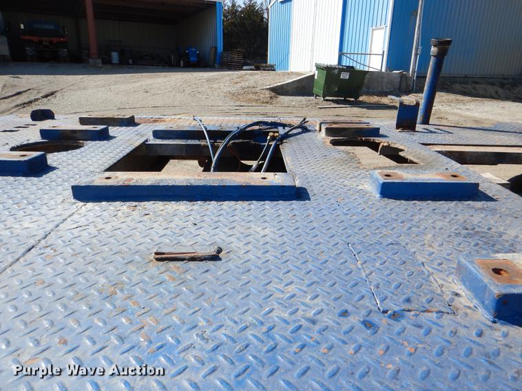 image for item DE0160 2003 Kenworth T800 tank truck