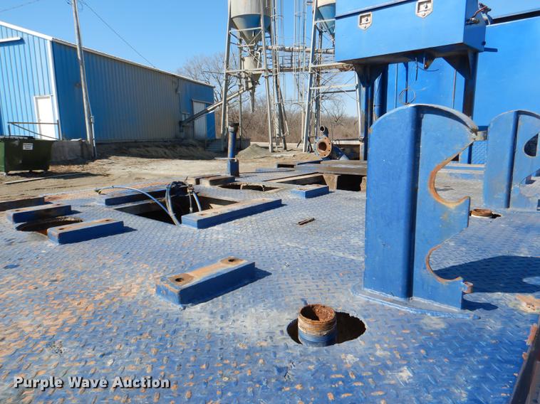 image for item DE0160 2003 Kenworth T800 tank truck