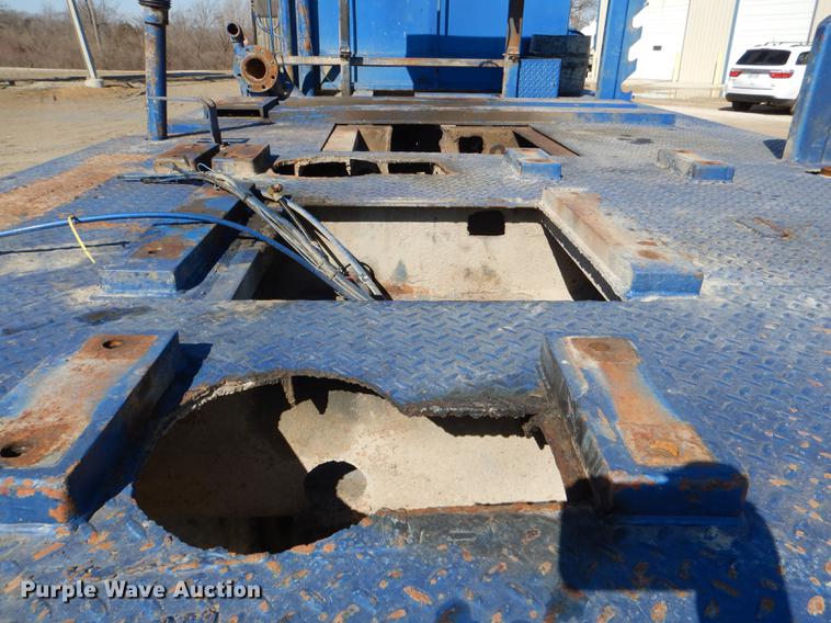 image for item DE0160 2003 Kenworth T800 tank truck