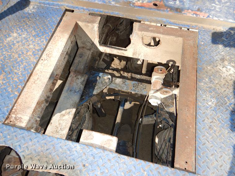 image for item DE0160 2003 Kenworth T800 tank truck