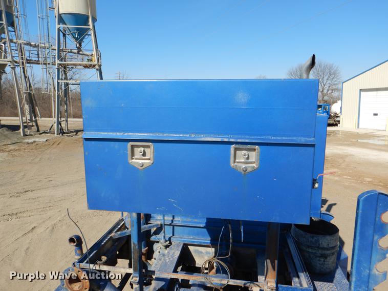 image for item DE0160 2003 Kenworth T800 tank truck