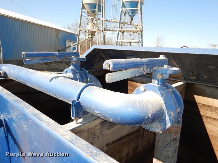 image for item DE0160 2003 Kenworth T800 tank truck