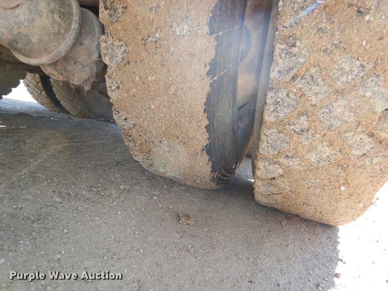 image for item DE0160 2003 Kenworth T800 tank truck