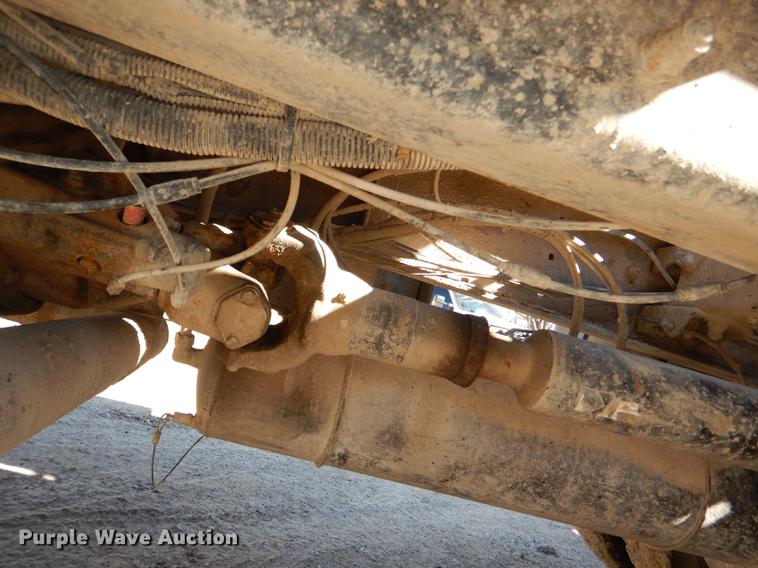 image for item DE0160 2003 Kenworth T800 tank truck