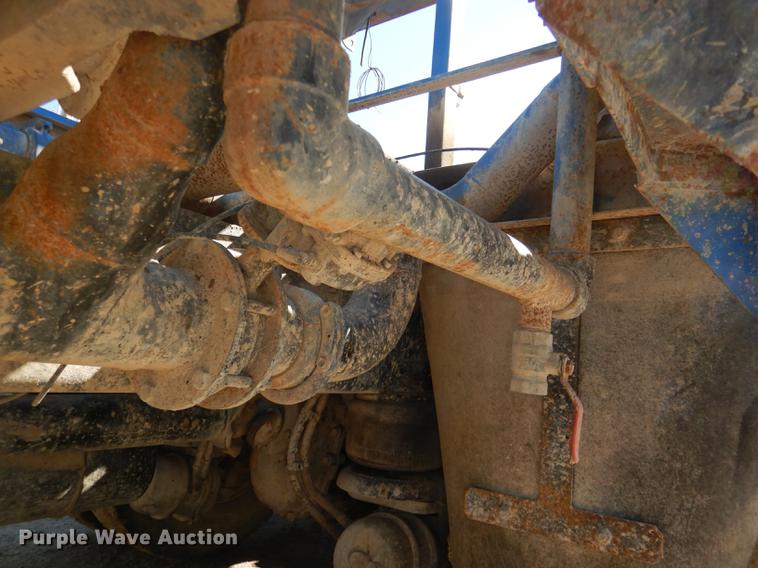 image for item DE0160 2003 Kenworth T800 tank truck