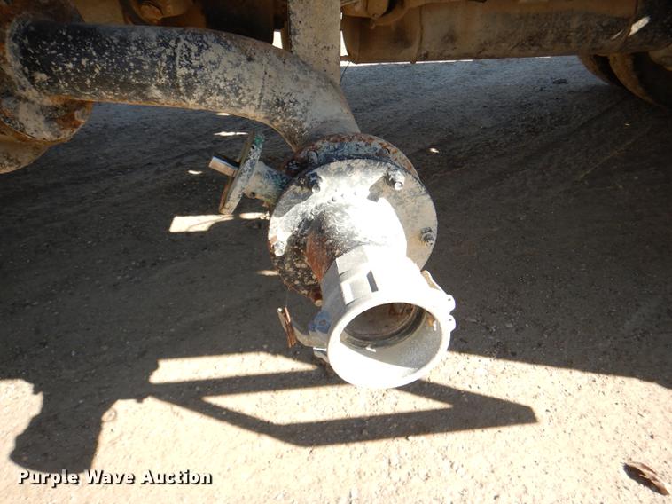 image for item DE0160 2003 Kenworth T800 tank truck