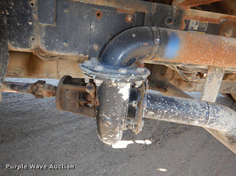 image for item DE0160 2003 Kenworth T800 tank truck