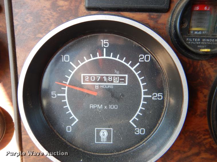 image for item DE0160 2003 Kenworth T800 tank truck