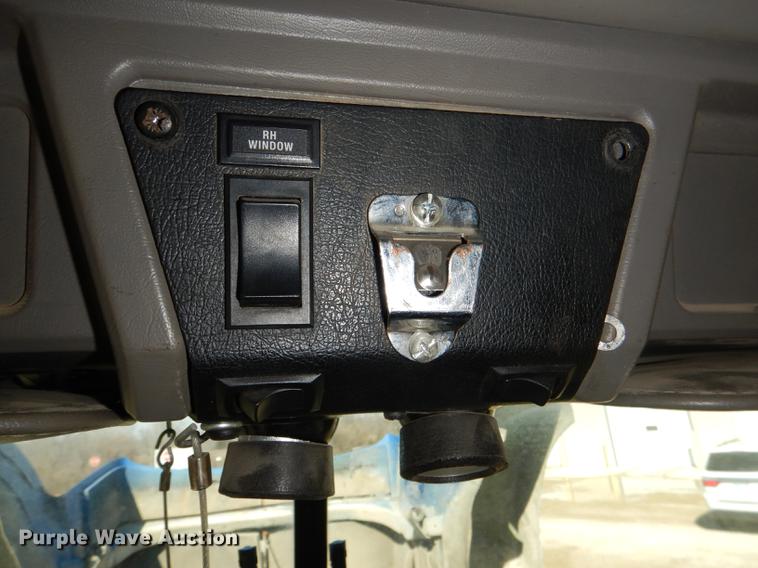 image for item DE0160 2003 Kenworth T800 tank truck