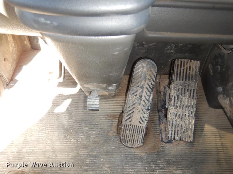 image for item DE0160 2003 Kenworth T800 tank truck