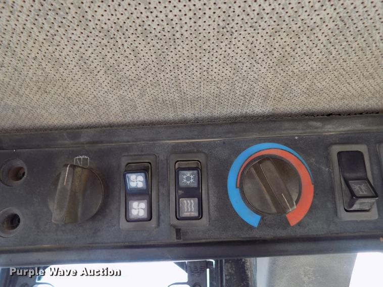 image for item DE1110 1999 Caterpillar 980G wheel loader