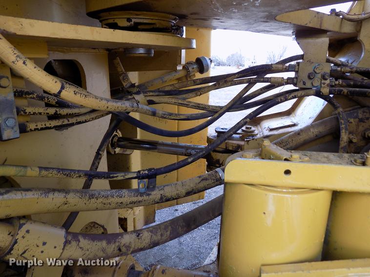 image for item DE1110 1999 Caterpillar 980G wheel loader