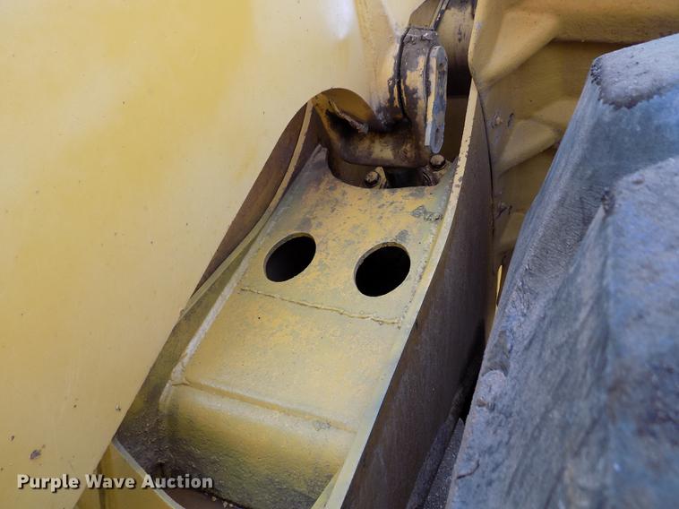 image for item DE1110 1999 Caterpillar 980G wheel loader