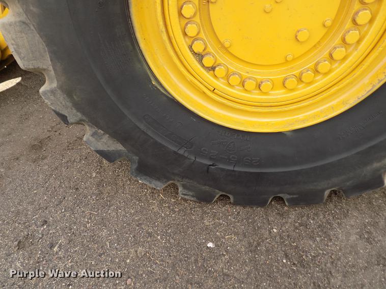 image for item DE1110 1999 Caterpillar 980G wheel loader