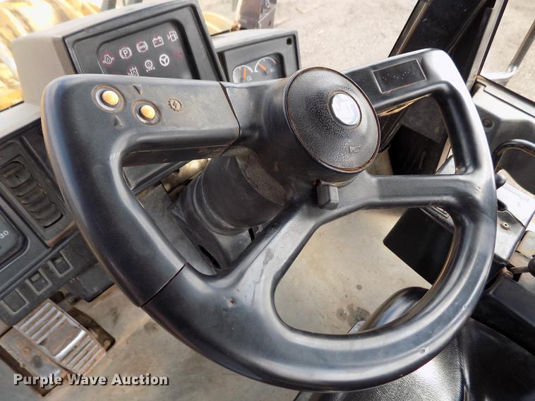 image for item DE1111 1997 Caterpillar 980G wheel loader