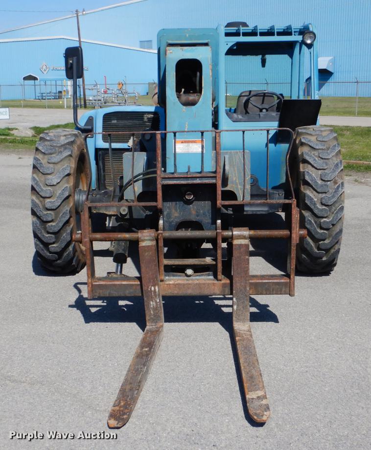 image for item DE3873 2005 JLG G642P telehandler