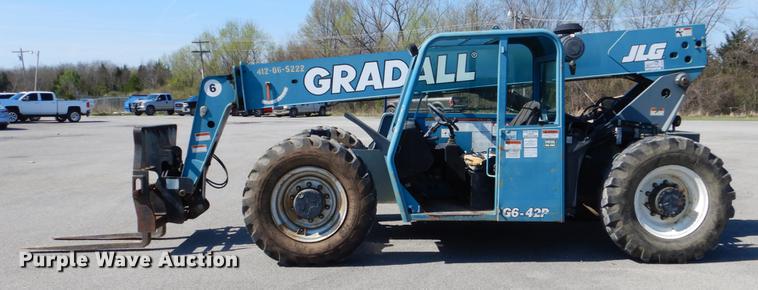 image for item DE3873 2005 JLG G642P telehandler
