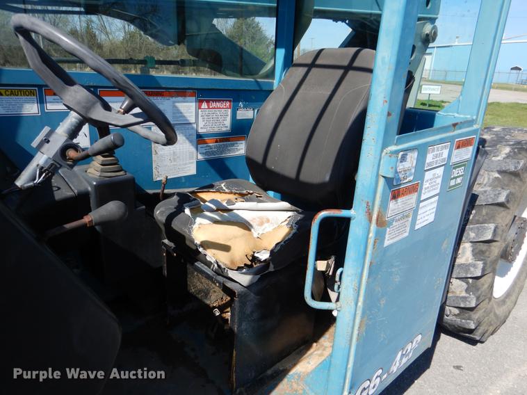 image for item DE3873 2005 JLG G642P telehandler