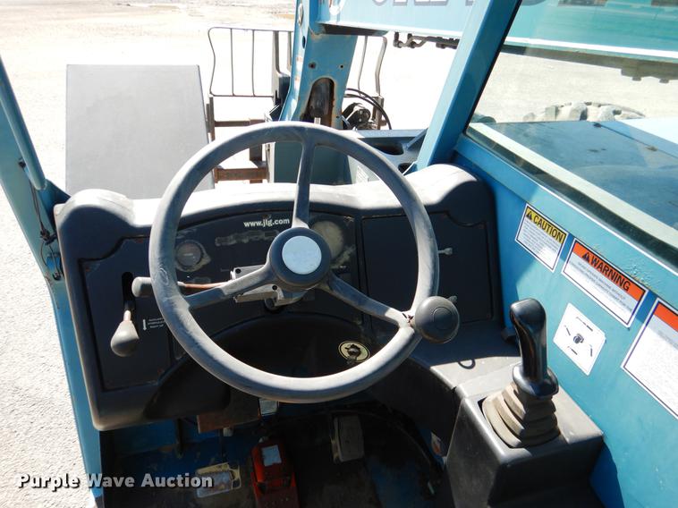 image for item DE3873 2005 JLG G642P telehandler