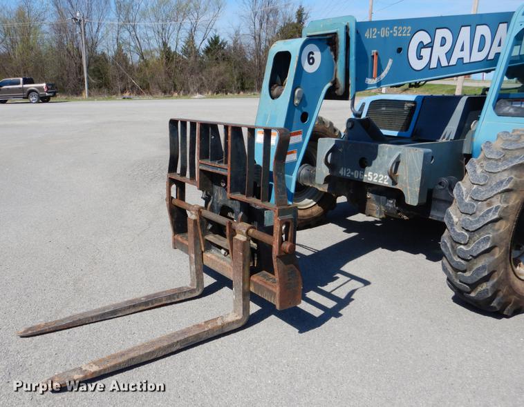 image for item DE3873 2005 JLG G642P telehandler