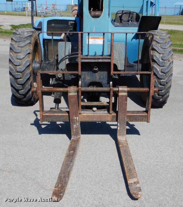 image for item DE3873 2005 JLG G642P telehandler