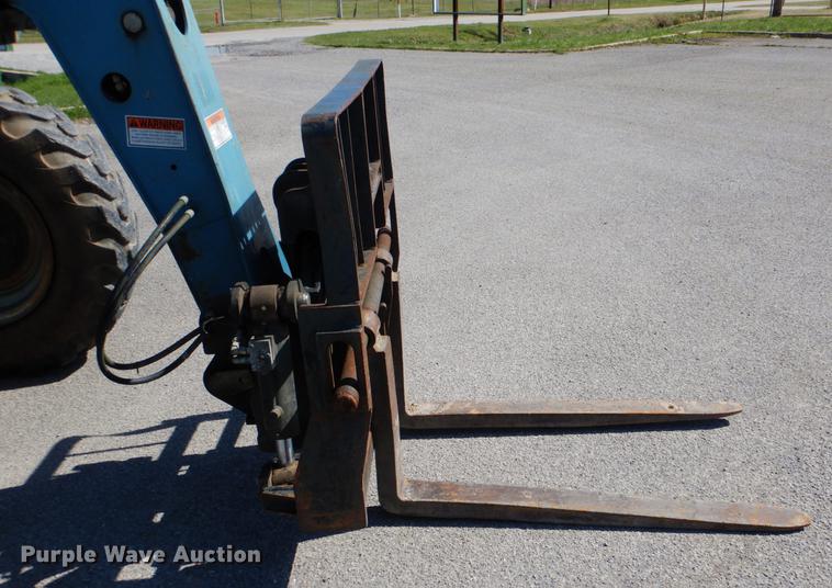 image for item DE3873 2005 JLG G642P telehandler