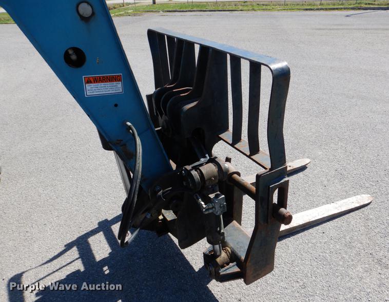 image for item DE3873 2005 JLG G642P telehandler