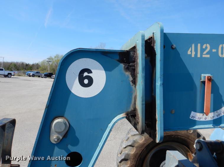 image for item DE3873 2005 JLG G642P telehandler