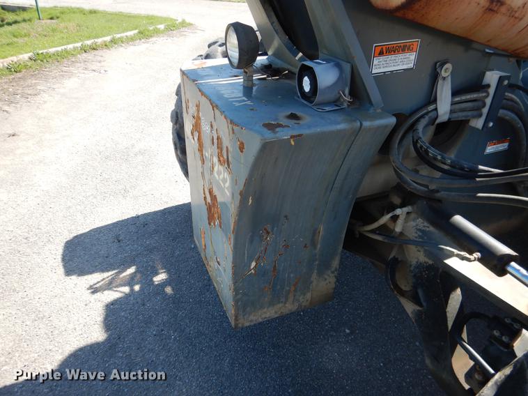 image for item DE3873 2005 JLG G642P telehandler