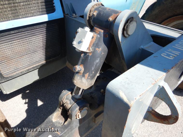 image for item DE3873 2005 JLG G642P telehandler