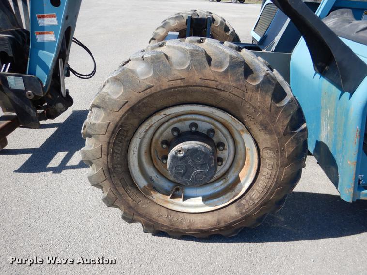 image for item DE3873 2005 JLG G642P telehandler