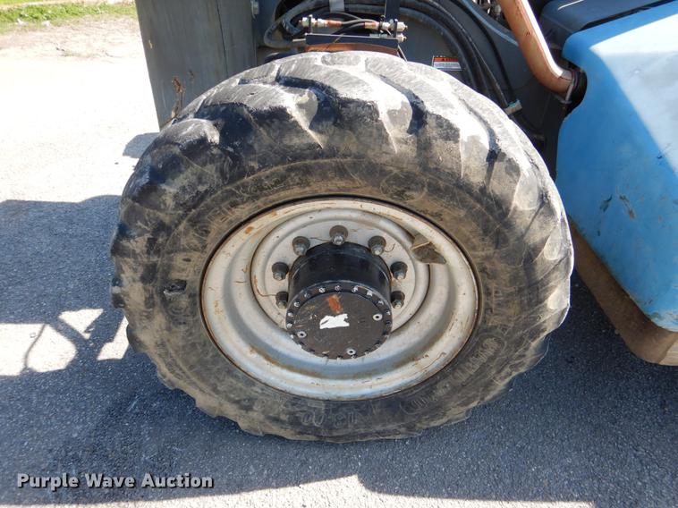 image for item DE3873 2005 JLG G642P telehandler