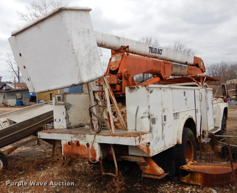 image for item DE6053 1977 Ford F700 bucket truck