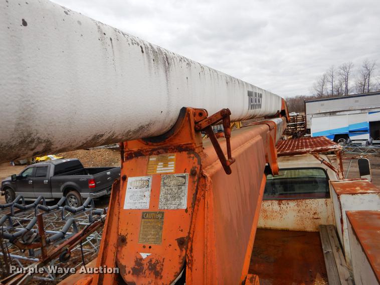 image for item DE6053 1977 Ford F700 bucket truck