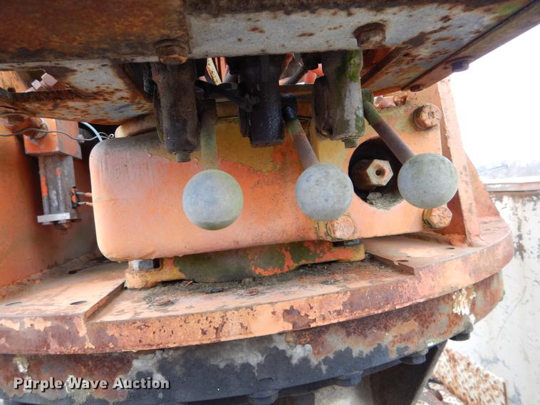 image for item DE6053 1977 Ford F700 bucket truck