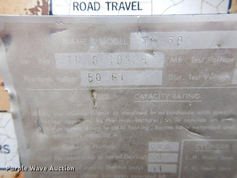 image for item DE6053 1977 Ford F700 bucket truck