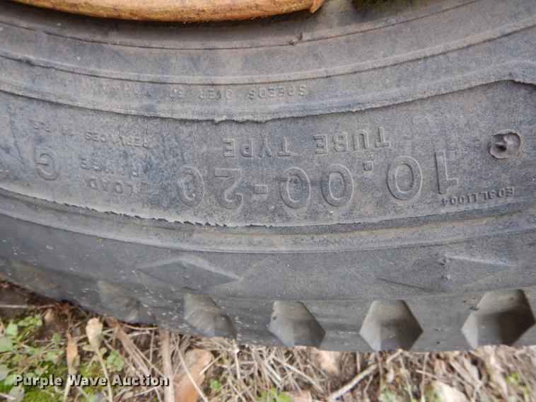 image for item DE6053 1977 Ford F700 bucket truck